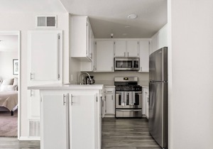 Sleek Sherman Oaks 1BR near WF + TJ, walk to Ventura Blvd, by Blueground