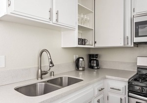 Sleek Sherman Oaks 1BR near WF + TJ, walk to Ventura Blvd, by Blueground