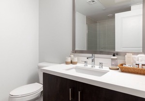 Smart Westchester 1BR w/ Gym, Pool, nr. Venice Beach, by Blueground