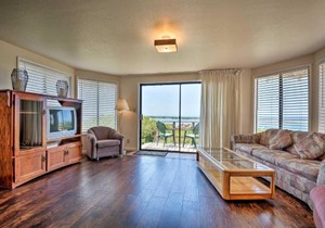 Smith River Vintage Cabin Oceanfront Deck and Views