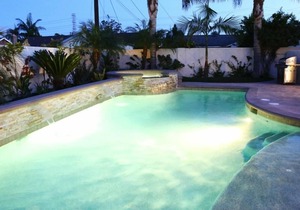 Snazzy 6 Bedroom 3 bath pool home 1/2 mile walk to Disney