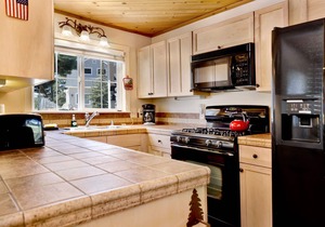 Snuggle Down Village Cottage at Big Bear Lake