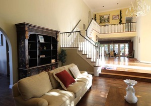 Spacious 4b3.5b House w/Swimming Pool in Pasadena