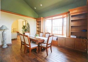 Spacious 4b3.5b House w/Swimming Pool in Pasadena