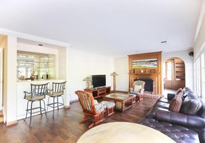 Spacious 4b3.5b House w/Swimming Pool in Pasadena