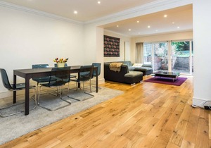 Spacious and Bright 3BD Home in Belsize Park