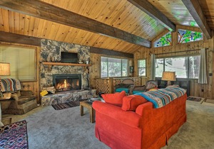 Spacious Family Cabin < 1 Mi to Lake Gregory!