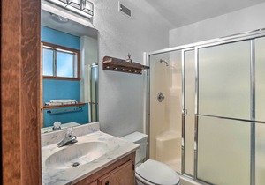 Spacious Family Cabin < 1 Mi to Lake Gregory!