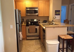 SPECIAL PRICES! "C" Bldg/Corner unit near Pool/Jacuzzi/Parking/Elevator