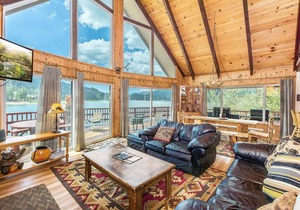Spectacular Lakefront With Hot Tub And Dock At A Spectacular Price!