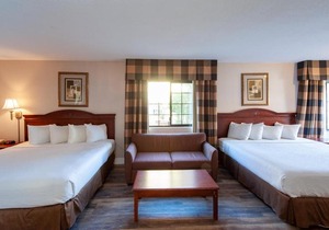 Studio City Court Yard Hotel