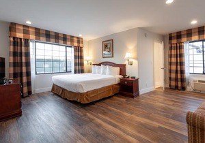 Studio City Court Yard Hotel