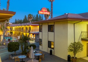 Studio City Courtyard Hotel