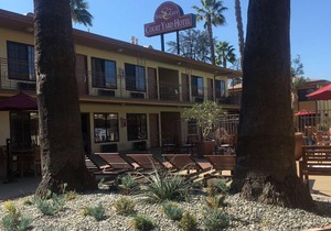 Studio City Courtyard Hotel