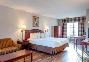 Studio City Courtyard Hotel