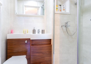 Stylish 1 Bed Studio Flat next to Queen's Park on Claremont Road
