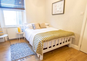 Stylish 1 Bed Studio Flat next to Queen's Park on Claremont Road