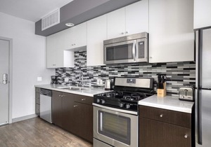 Sunny Downtown 1BR w/ Gym & Courtyard, close to LA Live, by Blueground