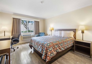 SureStay Hotel by Best Western Fontana