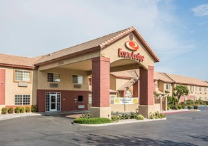 SureStay Hotel by Best Western Fontana