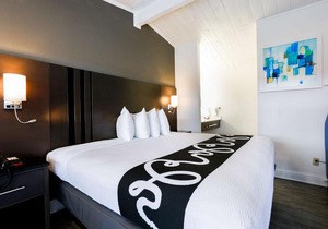 SureStay Hotel by Best Western Seaside Monterey