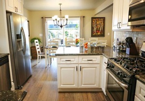 Swanky 5 bedroom 4.5 bath home (3 Master Suites)