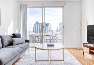Tasteful Downtown 1BR w/ Pool, W/D & Gym, near Museums, by Blueground