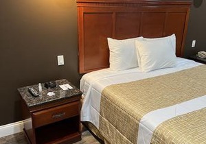 Travelodge by Wyndham Brea