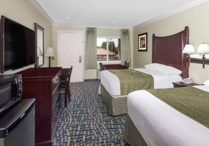 Travelodge by Wyndham Orange County Airport Costa Mesa