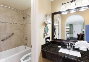 Travelodge by Wyndham Orange County Airport Costa Mesa