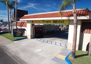 Tropic Lodge