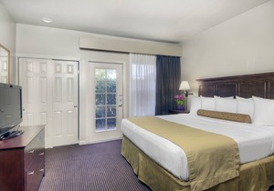 University Park Inn & Suites