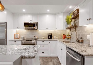 Updated Ideal Desert Getaway | Steps from Shops & Dining | Community Pool & Spa | Modern Amenities