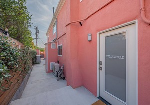 Urban Jungle Oasis in Center of Hollywood