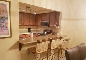 Villa, 2 Bedrooms, 2 Baths, Great Location And Close To Everything