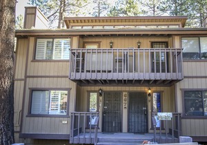 Walk to Snow Summit 3b 2b condo WiFi Sleeps 8