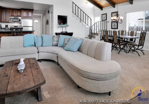 Welcome to the Sea Breeze - easily walking distance to Seacliff Beach with Ocean View!