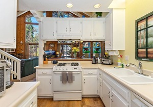 Whispering Cottage by Destination Big Bear: Walk to Meadow Park & Lake from this Summit Lake Home! Pet Friendly! Fully Fenced Yard!