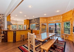 Windsong Retreat by Destination Big Bear : Luxurious! Panoramic Views! Central A/C! Hot Tub! Internet! Master Suite! Game Table! Lake Views!