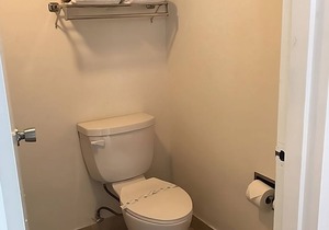 Wonderful Stay! Two Spacious Units, Pool, Near Attractions