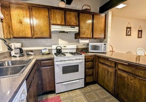 Year-Round Escape – Cozy Townhome at base of Snow Summit