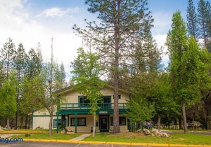 Yosemite Lakes Cabin 39