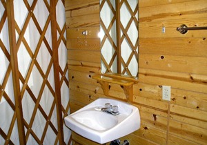 Yosemite Lakes River Yurt 22