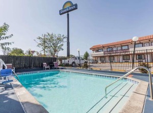 Ontario Airport Inn | Castaic