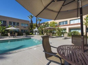 Grand Vista Hotel | Simi Valley