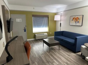 Ontario Airport Inn | Bonita