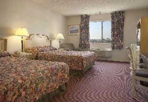 Ramada | Wilshire