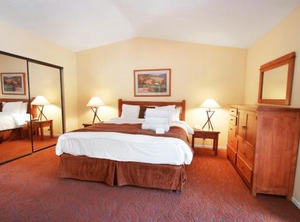Riviera Oaks Resort | San Diego Country Estates