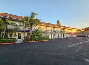 Travelodge | Northwest Anaheim