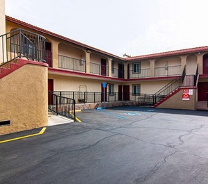 Econo Lodge Beach 